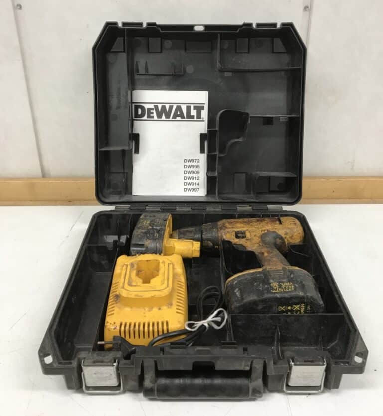 Etusivu 3 Dewalt 18V akkuporakonepaketti varaosiksi - Purkukolmio.fi