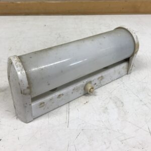 Vanhanmallinen työtasovalaisin 1 × 40W katkaisijalla - Purkukolmio.fi