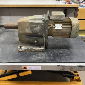 Sähkömoottori VEM 0,75 kW ? vaihteistolla 22 r/min - Purkukolmio.fi