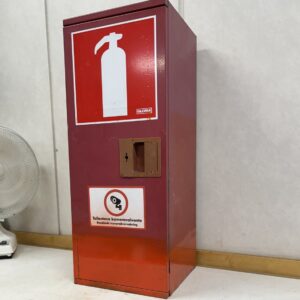 Käsisammuttimen kaappi 30 × 76 × 30 cm - Purkukolmio.fi