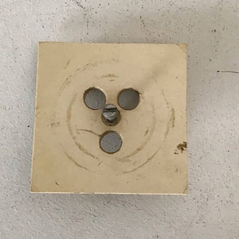 Puhelinpistorasian keskiöpeitelevy valkoinen - Purkukolmio.fi