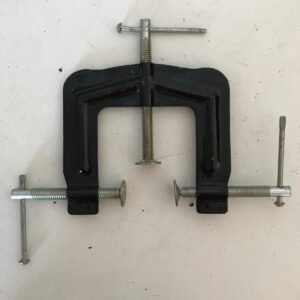 Kolmisuuntainen puristin - Purkukolmio.fi