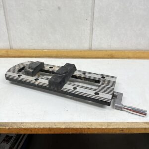 Siirrettävä puristin työtasolle - Purkukolmio.fi