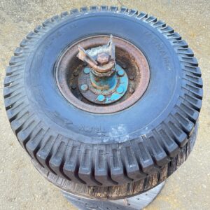 Värnamo rengas vanteella ja navalla 7.50-10 12 P.R. - Purkukolmio.fi