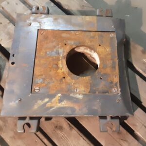 Högfors 24 ja Högfors 26 lämmityskattilan öljypolttimen asennusluukku - purkukolmio.fi