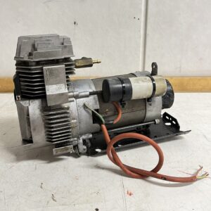 Paineilmakompressori varaosiksi - purkukolmio.fi