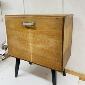 Ruskea kaappi 62 cm x 72 cm - purkukolmio.fi