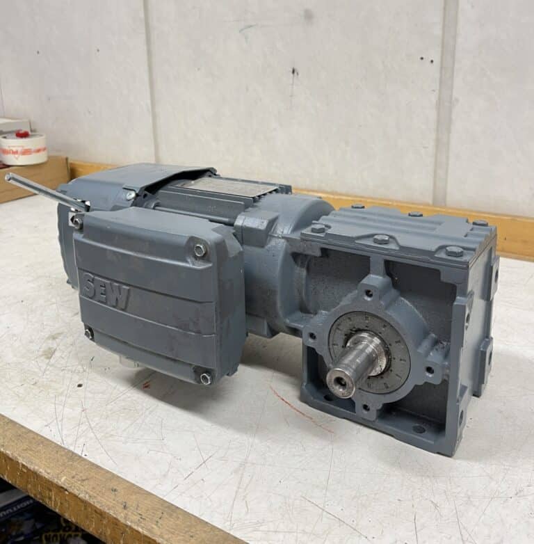 sähkömoottori 0.55 kW 2900/74 rpm vaihteistolla - purkukolmio.fi