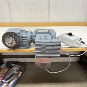 SEW-EURODRIVE sähkömoottori 0.75 kW invertterillä ja vaihteistolla - purkukolmio.fi