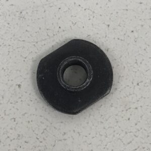 Mutteri M8 laipalla musta  214 kpl - purkukolmio.fi