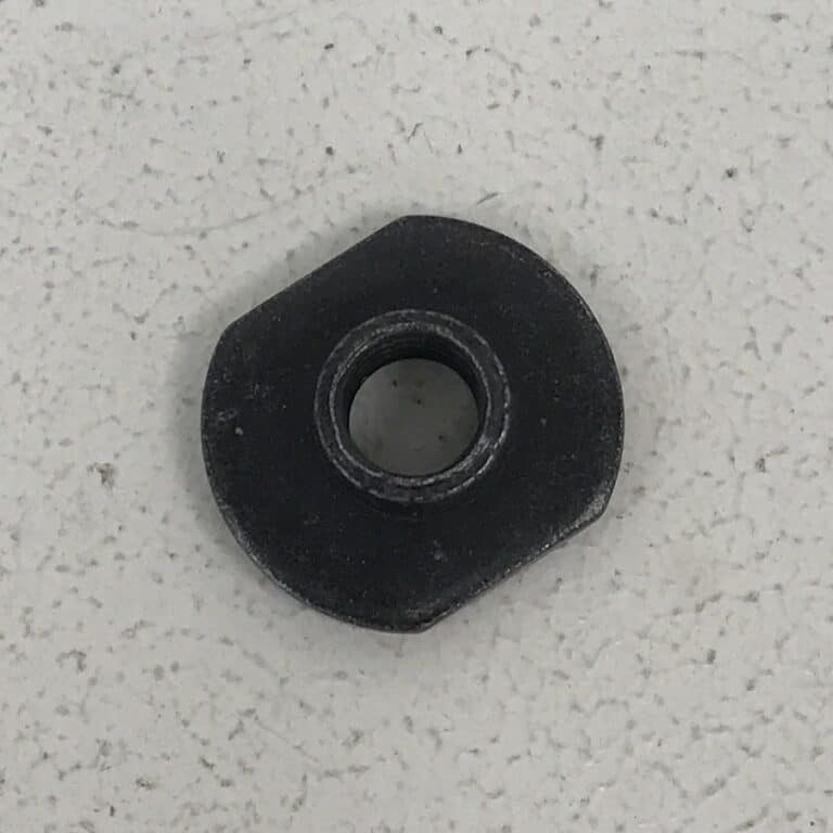 Mutteri M8 laipalla musta  214 kpl - purkukolmio.fi