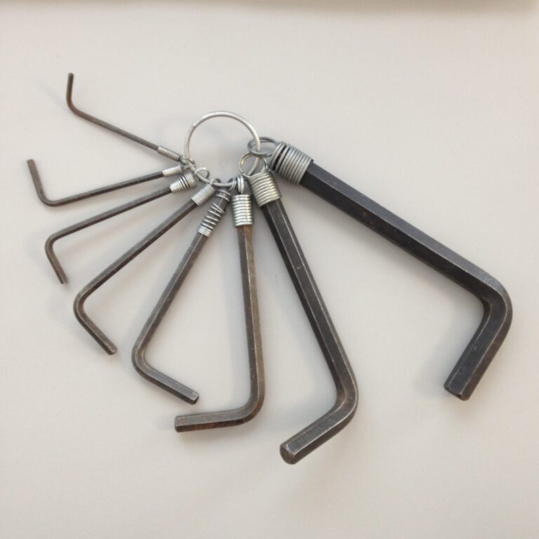 kuusiokoloavainsarja -purkukolmio.fi