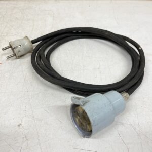 Lohkolämmittimen vanhanmallinen johto isolla päällä Defa Type 3B19 - purkukolmio.fi