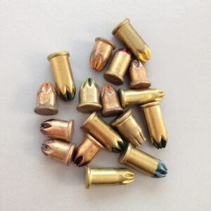 Sekalaisia panoksia naulaimeen 17 kpl -purkukolmio.fi