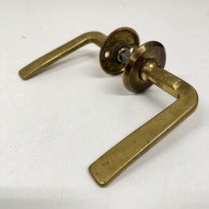 Messinkinen painikepari - purkukolmio.fi