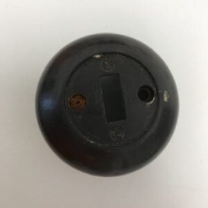 Musta valokatkaisijan kansi - purkukolmio.fi