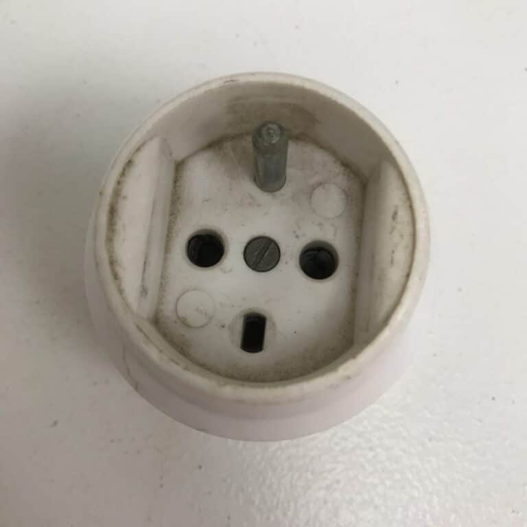 1-osainen Piko pinta-asenteinen pistorasia - purkukolmio.fi