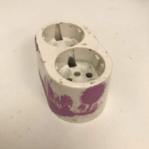 2-osainen maadoitettu pinta-asenteinen pistorasian kuori - purkukolmio.fi