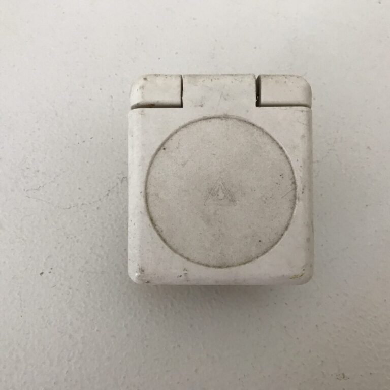 maadoitetun uppopistorasian kansi - purkukolmio.fi