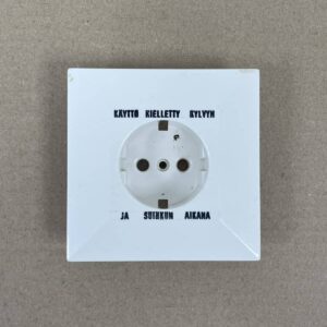 Peitelevy 1-os. uppopistorasia maadoitettu - purkukolmio.fi