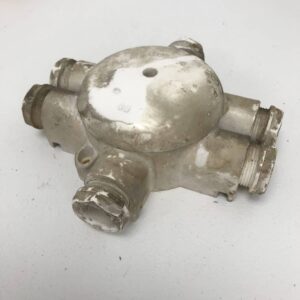 Vanha 6-piippuinen kosteantilan pintajakorasia - purkukolmio.fi