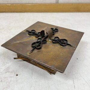 Nuohousluukku valukehyksellä kuparia 18,5 cm × 18,5 cm