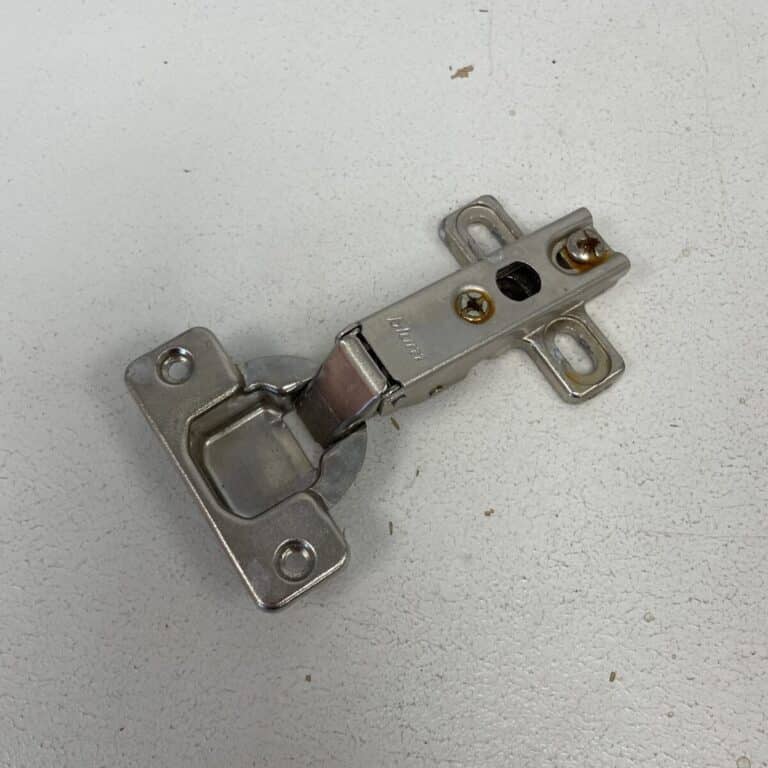 Kalustesarana Blum 74M155 siipikiinnityslevyllä 198.810-01 - purkukolmio.fi