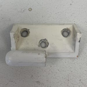 Alumiininen kolmionmallinen sarananpuolikas, naaraspuoleinen - purkukolmio.fi