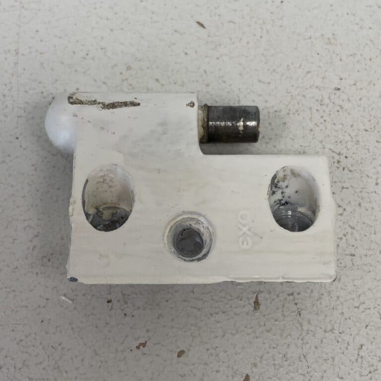 Alumiininen kolmionmallinen sarananpuolikas Exo, urospuoleinen - purkukolmio.fi