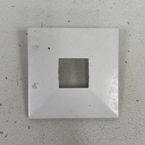 Valokatkaisijan peitelevy 21120 - purkukolmio.fi