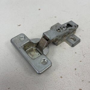 Kalustesarana Salice 8A6 siipikiinnityslevyllä - purkukolmio.fi