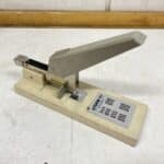 Paperinitoja Etona 160 erikokoisille niiteille - purkukolmio.fi