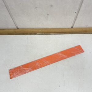 Allaskaapin väripaneeli Dione 750 kiiltävä oranssi - purkukolmio.fi