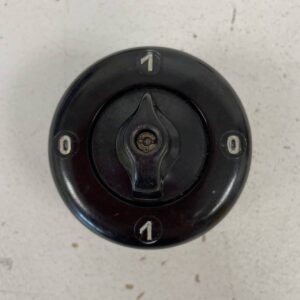 Ruskea kruunukytkin 5 väännettävä pinta-as. - purkukolmio.fi