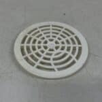 Lattiakaivon ritiläkansi Jafo valkoinen muovi ∅ 15 cm - purkukolmio.fi