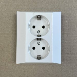 2-osainen maadoitettu uppoasenteinen pistorasia 23262 - purkukolmio.fi