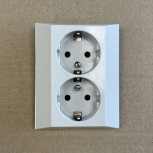 2-osainen maadoitettu uppoasenteinen pistorasian kansi 23315 - purkukolmio.fi