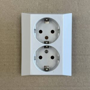 2-osainen maadoitettu uppoasenteinen pistorasia 23315 - purkukolmio.fi