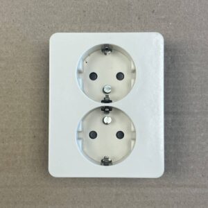 2-osainen maadoitettu uppoasenteinen pistorasia LK-NES 102K0530 - purkukolmio.fi