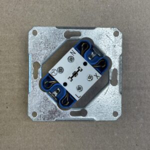 Pistorasian kytkentäosa 13556 - purkukolmio.fi