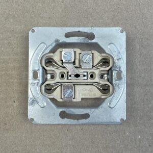 Pistorasian kytkentäosa 12500 - purkukolmio.fi