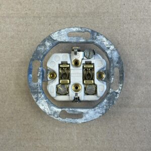 Pistorasian kytkentäosa 2323E - purkukolmio.fi