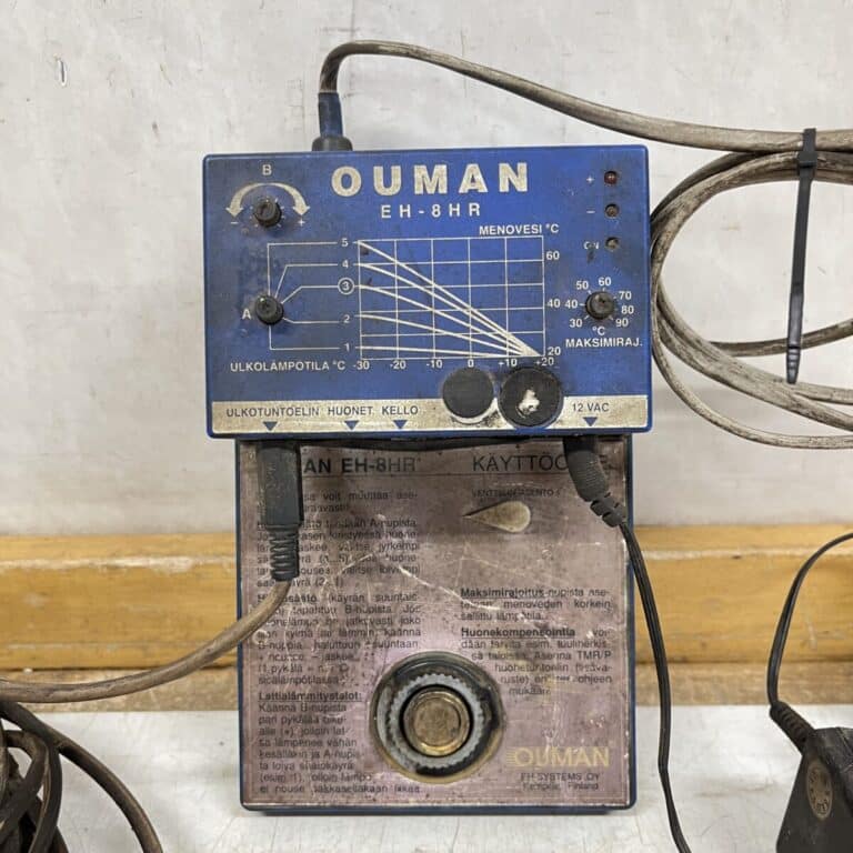 Ouman EH-8HR lämmönsäädin varaosiksi - purkukolmio.fi
