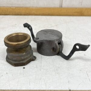 Camlock liitin 2″ suojakannella ja salvoilla - purkukolmio.fi