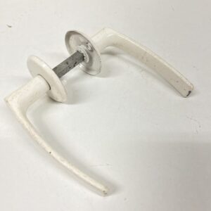 Välioven valkoinen painikepari heloilla - purkukolmio.fi