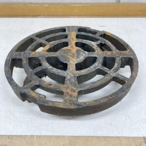 Valurautainen pyöreä kaivon ritiläkansi Ø 31,5 cm - purkukolmio.fi