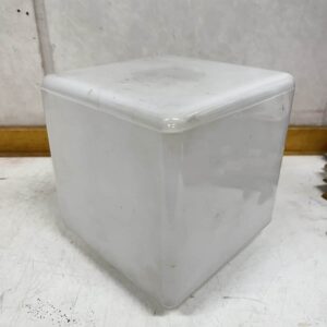 Neliskulmainen valkoinen valaisimen lasikupu 20 cm × 20 cm - purkukolmio.fi