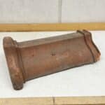 Keramia harjatiili punainen pituus 37 cm pieniä lohkeamia