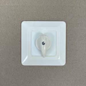 Kraus & Naimer-nokkakytkimen peitelevy vääntimellä - purkukolmio.fi