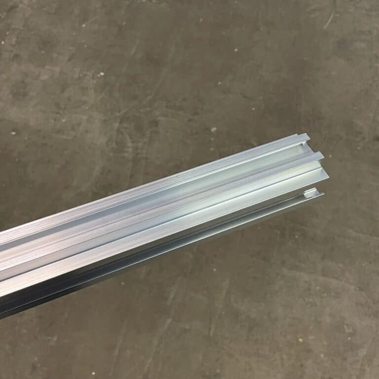 PV-kattokiinnike Mäkelä - purkukolmio.fi